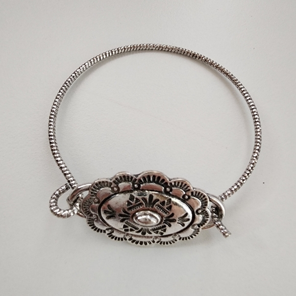 NWT Western Southwestern Tribal Antique Metal Hook Bracelet Boho Western - Picture 3 of 7